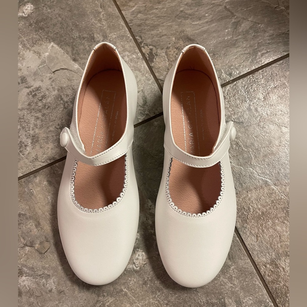 Elegant Button Mary Jane